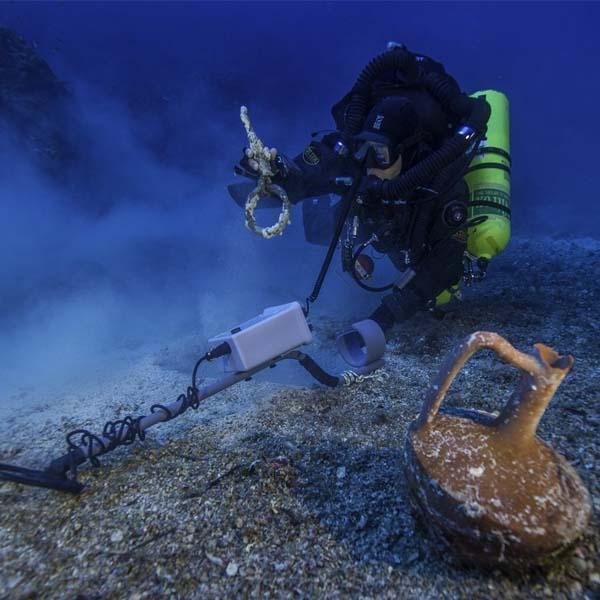 How Does A Water Metal Detector Work?